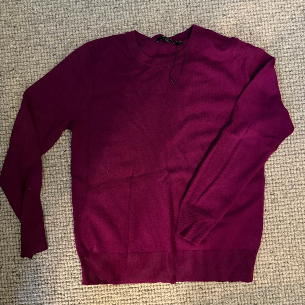Theory 100% cashmere crew neck sweater in Berry size XL NEW!